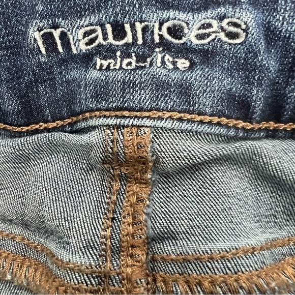 MAURICES Women’s Blue Jeans Medium (9/11) Long Distressed Mid-Rise Medium Wash - Picture 6 of 13